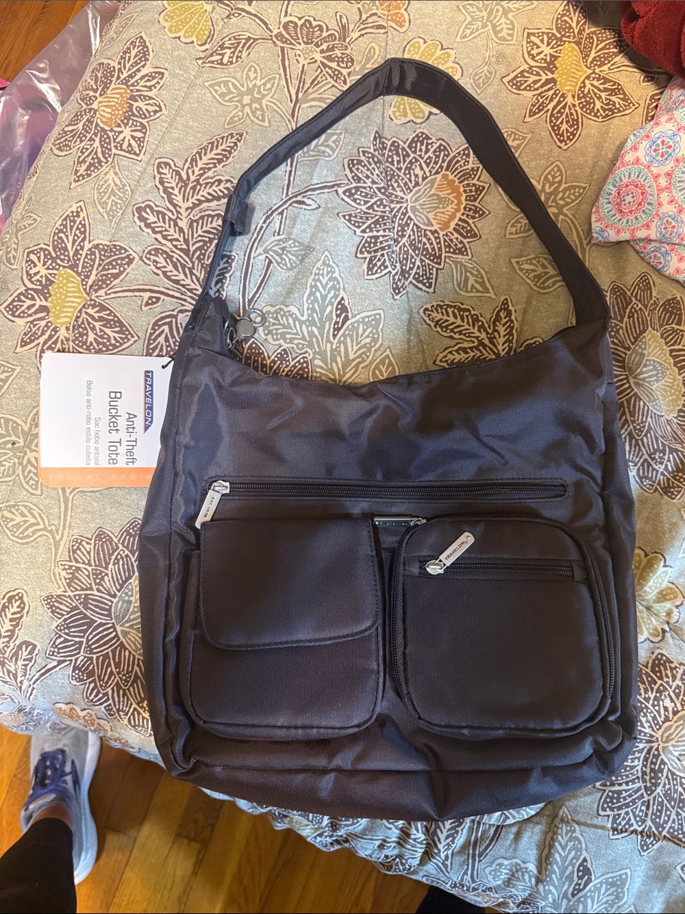 Anti-Theft Bucket Tote Shoulder Bag in Black